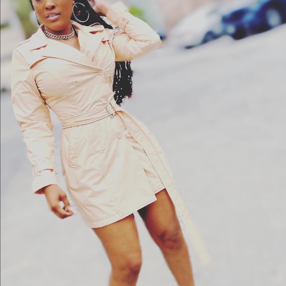 Trenchcoat dress - Picture 3 of 11